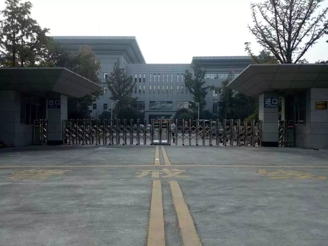应县应县四川消防总队伸缩门